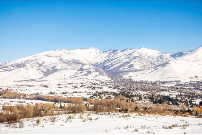 Building Photo - 3995 Nordic Valley Dr