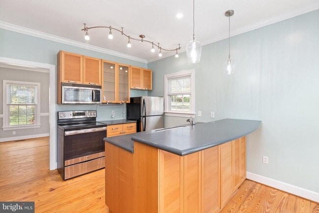 Building Photo - 1445 Heatherstone Dr