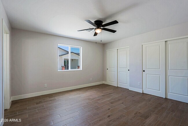 Building Photo - 454 S Pioneer