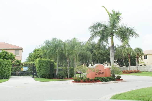 Building Photo - 4434 Lake Lucerne Cir