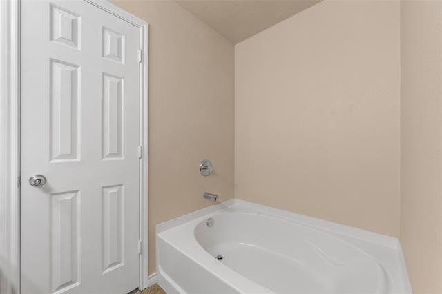 Building Photo - 2805 Lake Terrace Dr