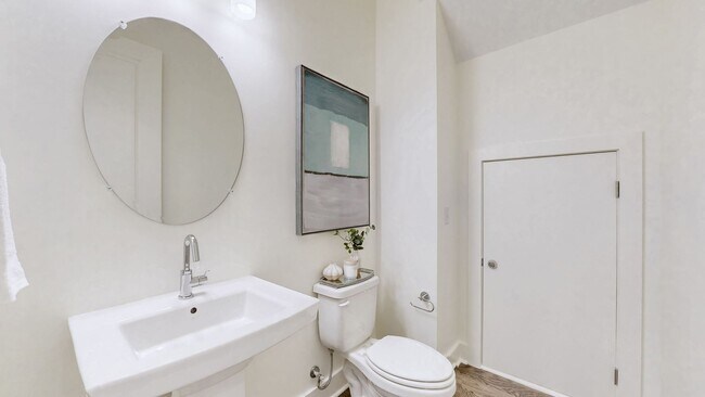 Building Photo - Franklin Gem Walking Distance to Downtown!