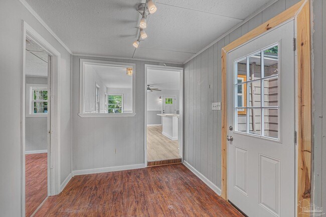 Building Photo - 3211 Torres Ave