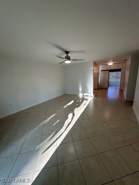 Building Photo - 753 Palm View Dr