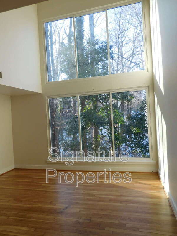 Building Photo - 10192 Iron Mill Rd