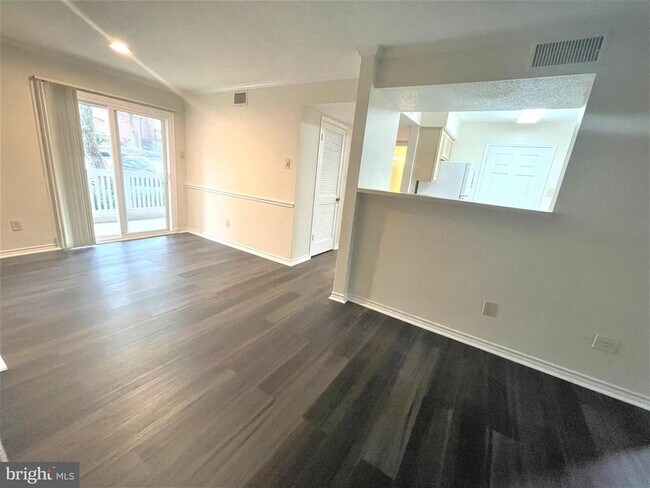 Building Photo - 1505 Lincoln Way