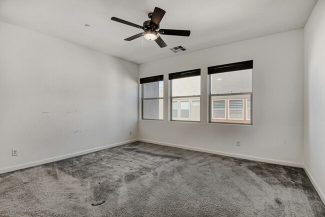 Building Photo - Stylish 2-Bedroom Townhome in Southwest Las Vegas