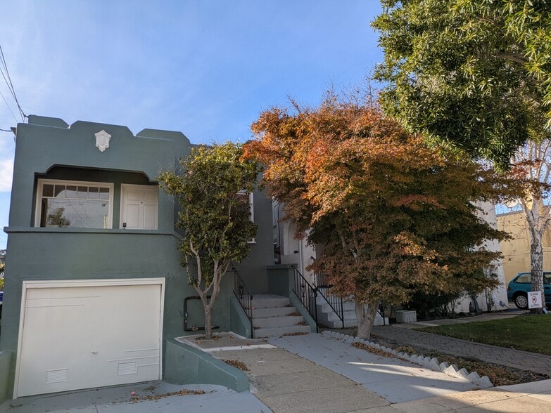 Building Photo - 708 Cornell Ave