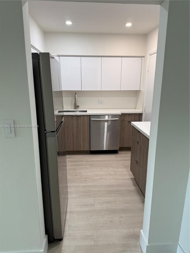 Building Photo - 1150 Madruga Ave