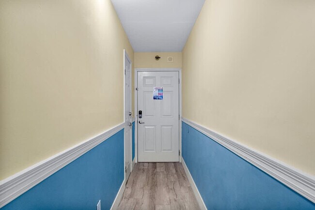 Building Photo - 8743 Thomas Dr