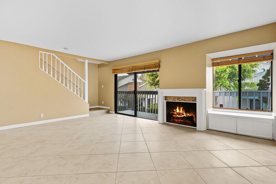 Building Photo - 8246 Caminito Modena