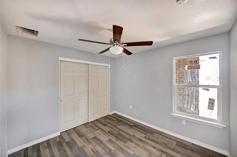 Building Photo - 1100 Primrose Dr