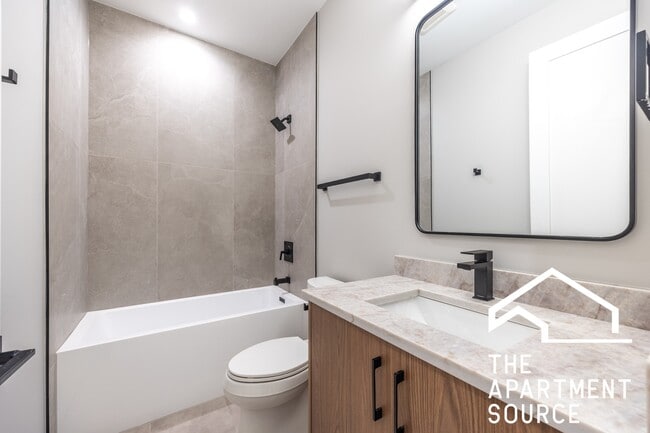 Building Photo - 2355 W Flournoy St