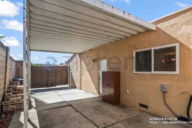 Building Photo - 41076 Davila Ct