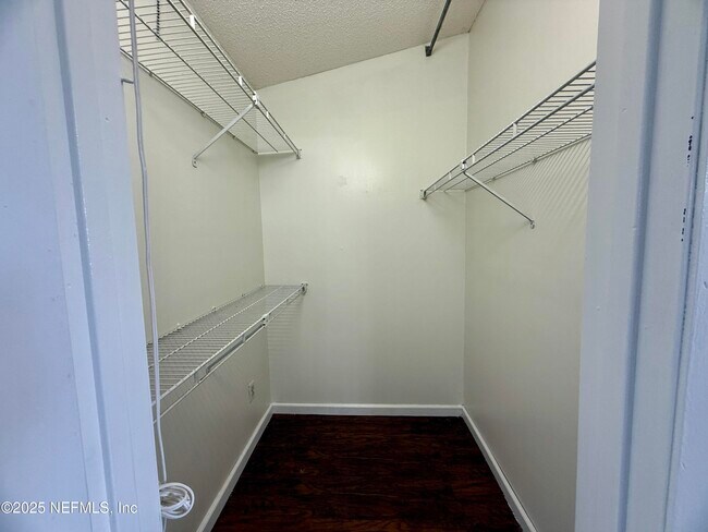 Building Photo - 10879 Cabbage Pond Ct