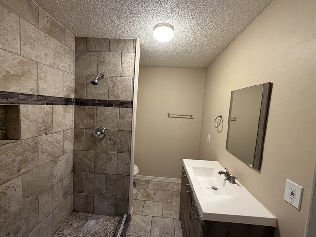 Building Photo - 4016 32nd St