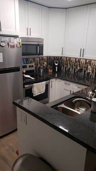 Kitchen 2 - 1723 Gulf Rd