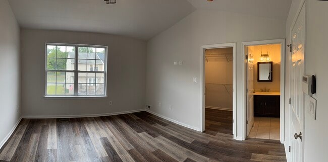 Building Photo - 107 Stoneshire Dr