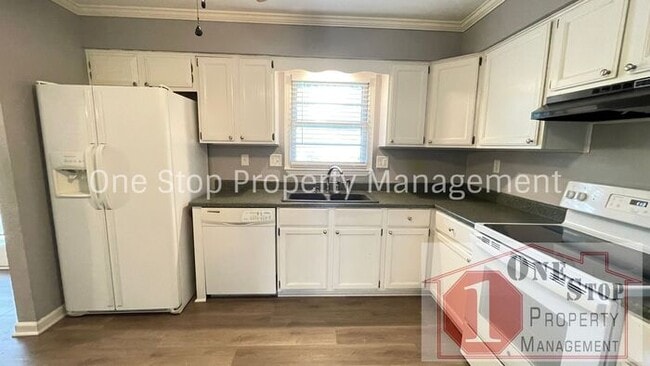 Building Photo - 3 Bedroom, 2 Bathroom in Lee's Summit!