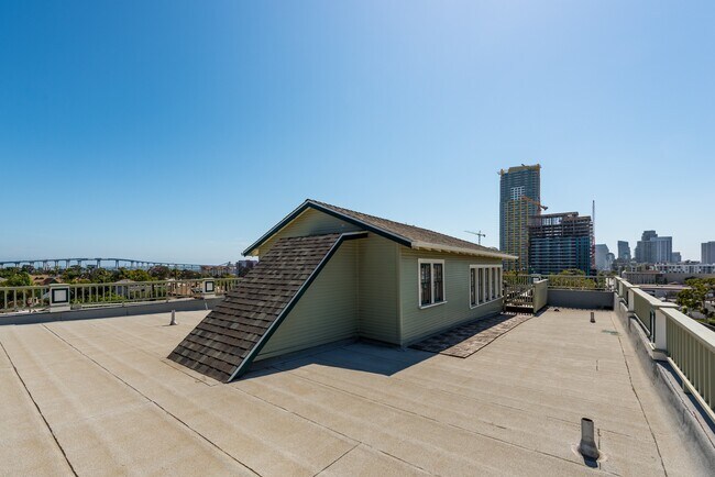 Building Photo - 470 20th St