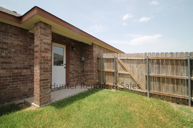 Building Photo - 4204 Elms Run Cir