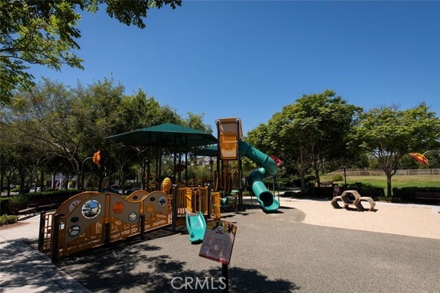 Building Photo - 6 Martino