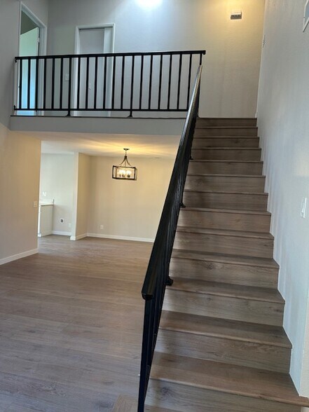 Building Photo - 112 S Birchwood St