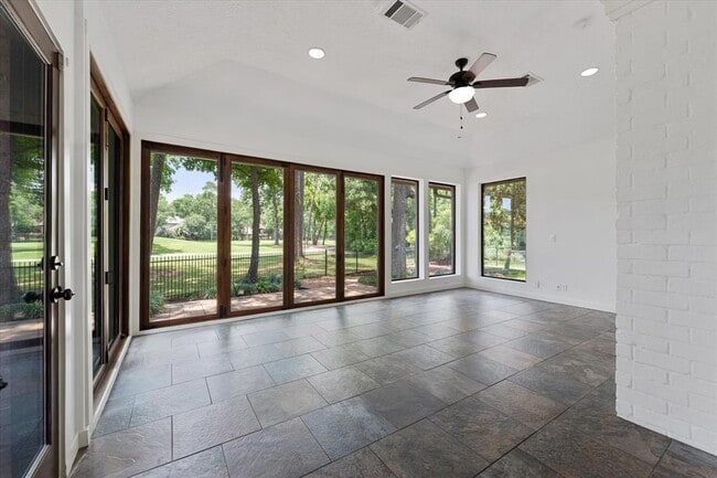 Building Photo - 41 Sweetleaf Ct