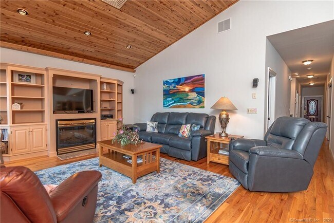 Building Photo - 246 N Shore Rd