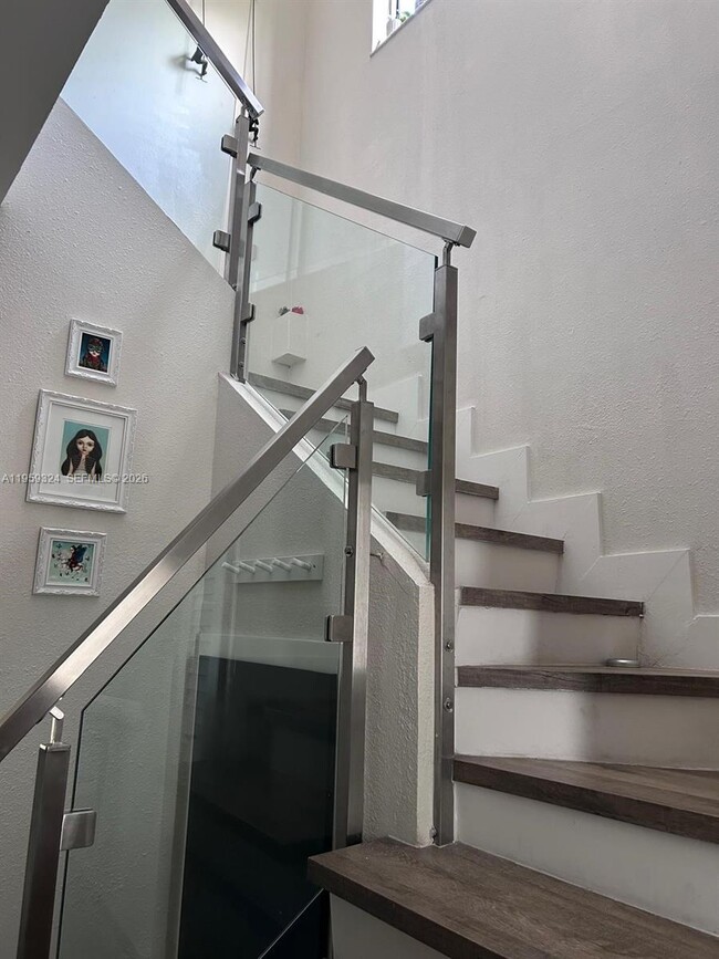 Building Photo - 3538 SW 17th St