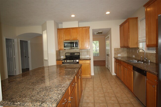 Building Photo - 7031 Thistlewood Park Ct