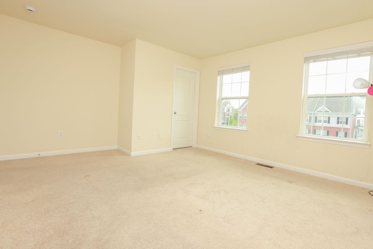 Building Photo - 7954 Blue Stream Dr