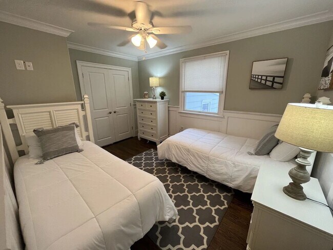 Building Photo - Avalon Bayside Condo - Sleeps 8 - Winter Rental Only