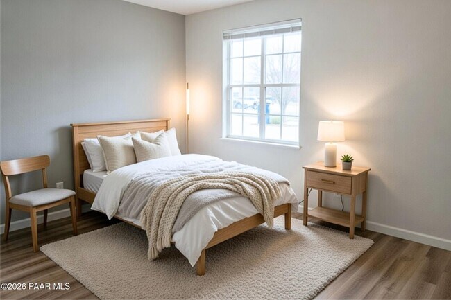 Building Photo - 3133 N Yavapai Rd E