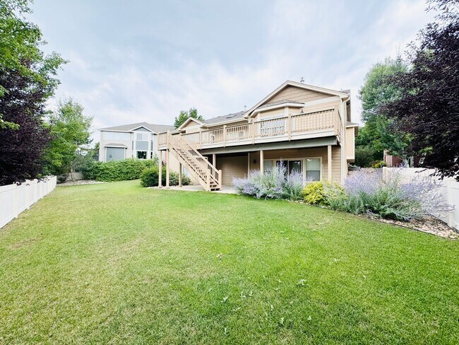 Building Photo - Stunning Executive 4 Bedroom 2 Bath Home in Northwest Loveland - 3-Car Garage!