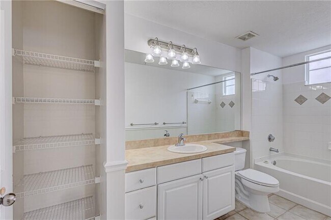 Building Photo - 9833 Baywinds Blvd