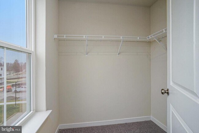 Building Photo - 708 Platinum Dr