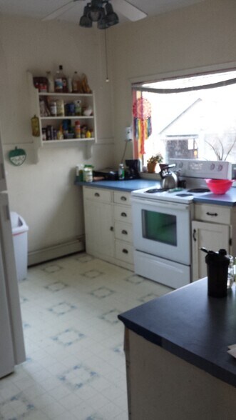 Building Photo - 433 Summit Ave