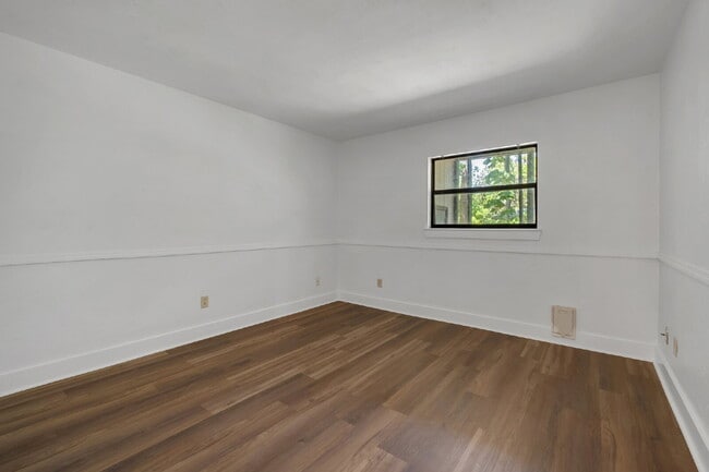 Building Photo - 2 bed/ 2 bath near Apalachee Pkwy!