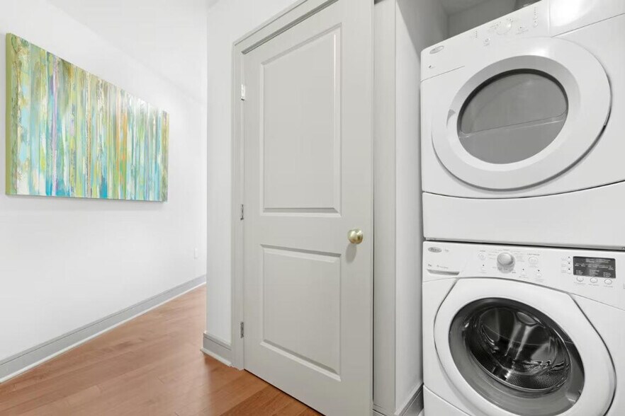 Building Photo - 100 Pier 4 Blvd.