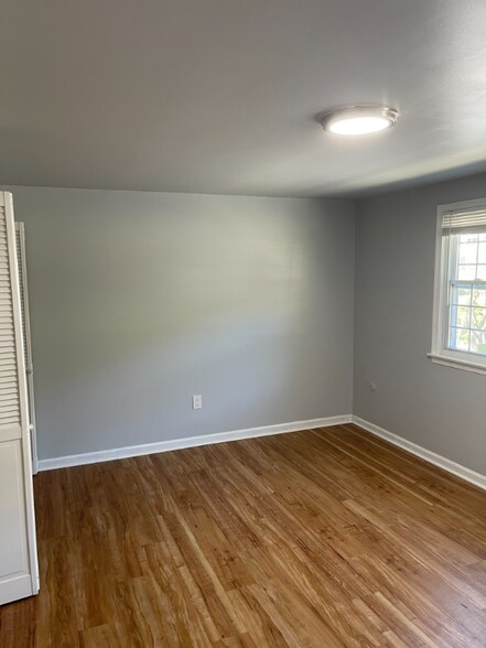 Building Photo - 104 Haverford Dr