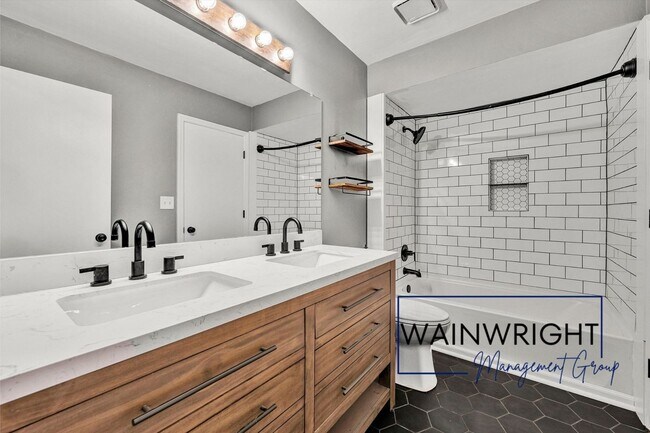 Building Photo - 7213 Peppervine Ct