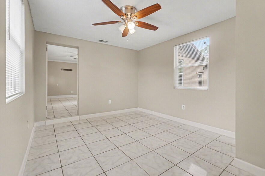 Building Photo - 3445 Soutel Dr