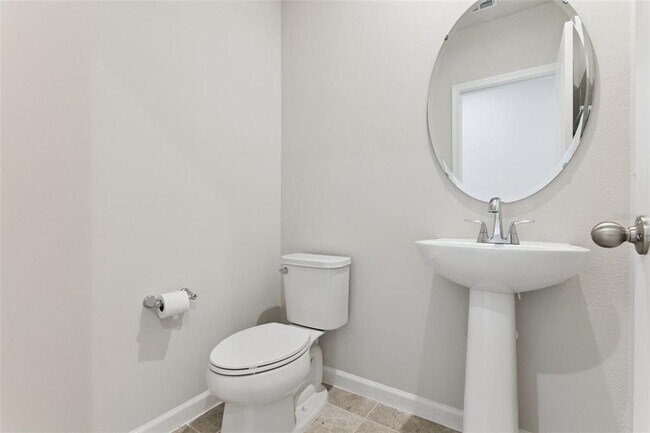 Building Photo - 1206 Port Blue Wy