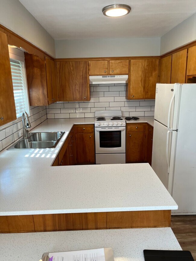 Building Photo - Newly remodeled 2 bedroom 1 bath duples