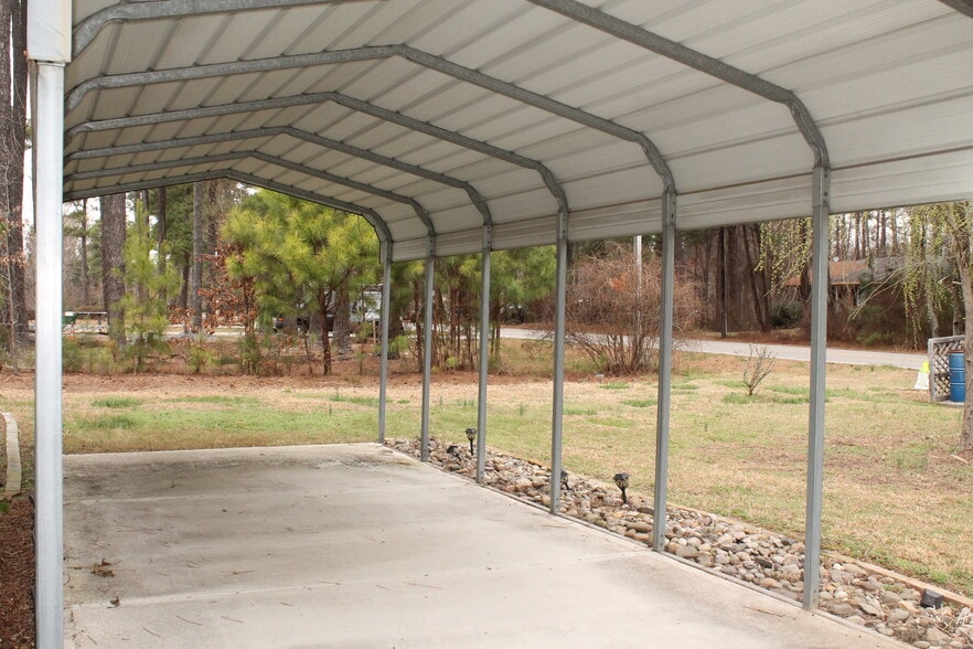 Building Photo - 4902 Simpson Dr