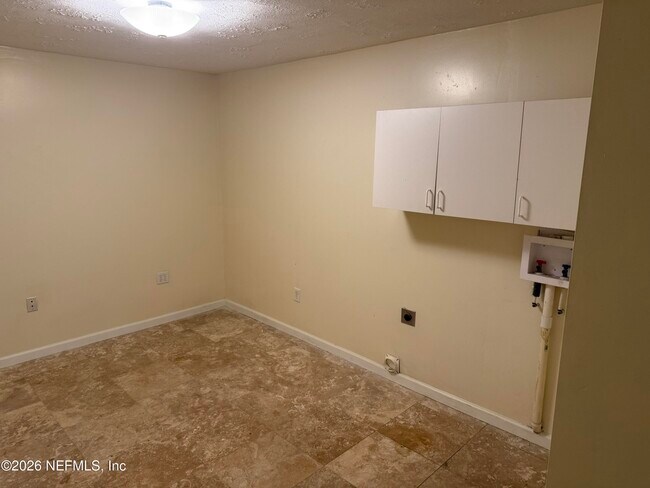 Building Photo - 3255 CR 208