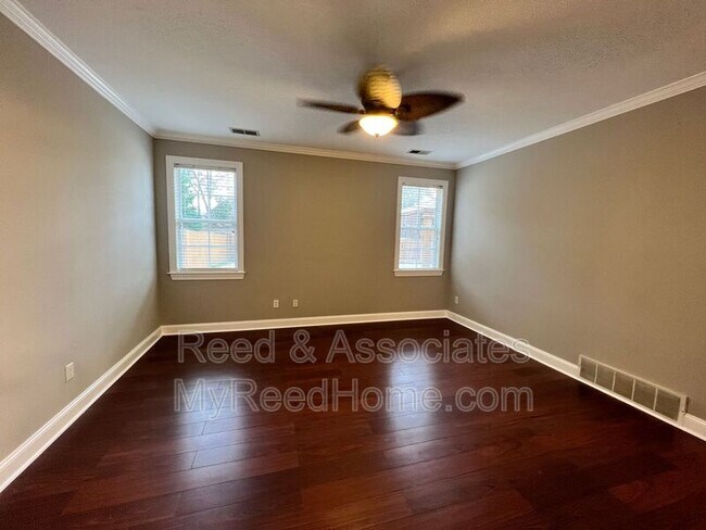 Building Photo - 137 W Porter Run Dr