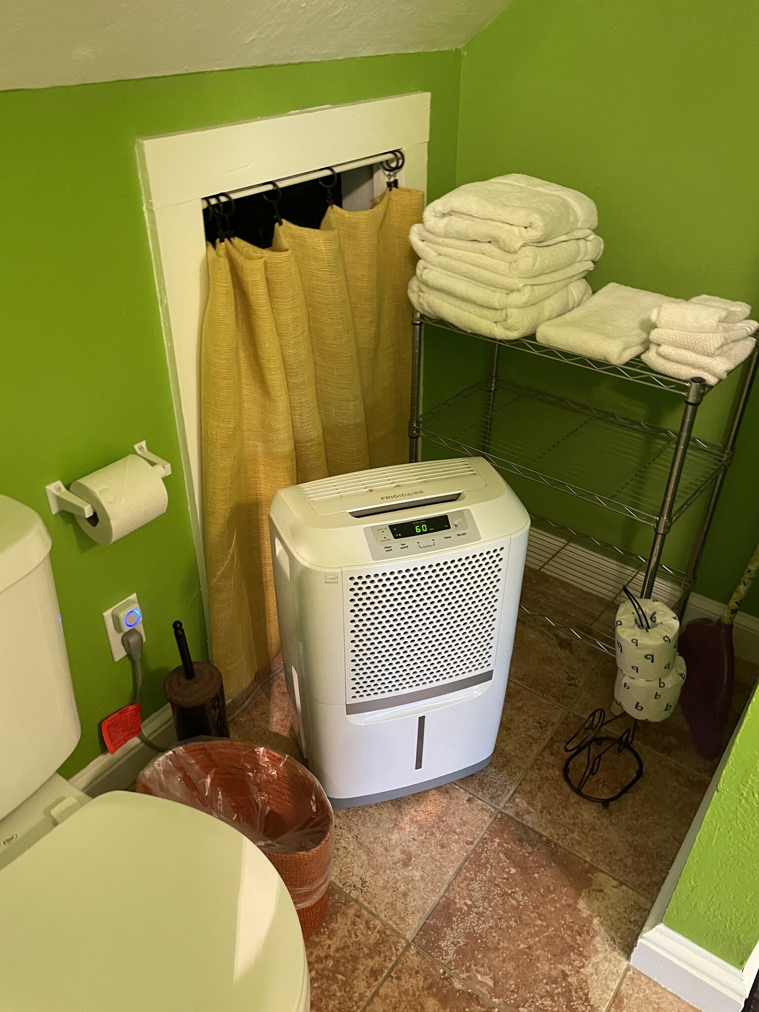 humidifier- Linens not included - 540 E Taylor St