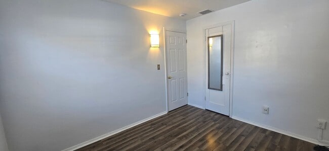 Building Photo - 1812 Shady Crest St